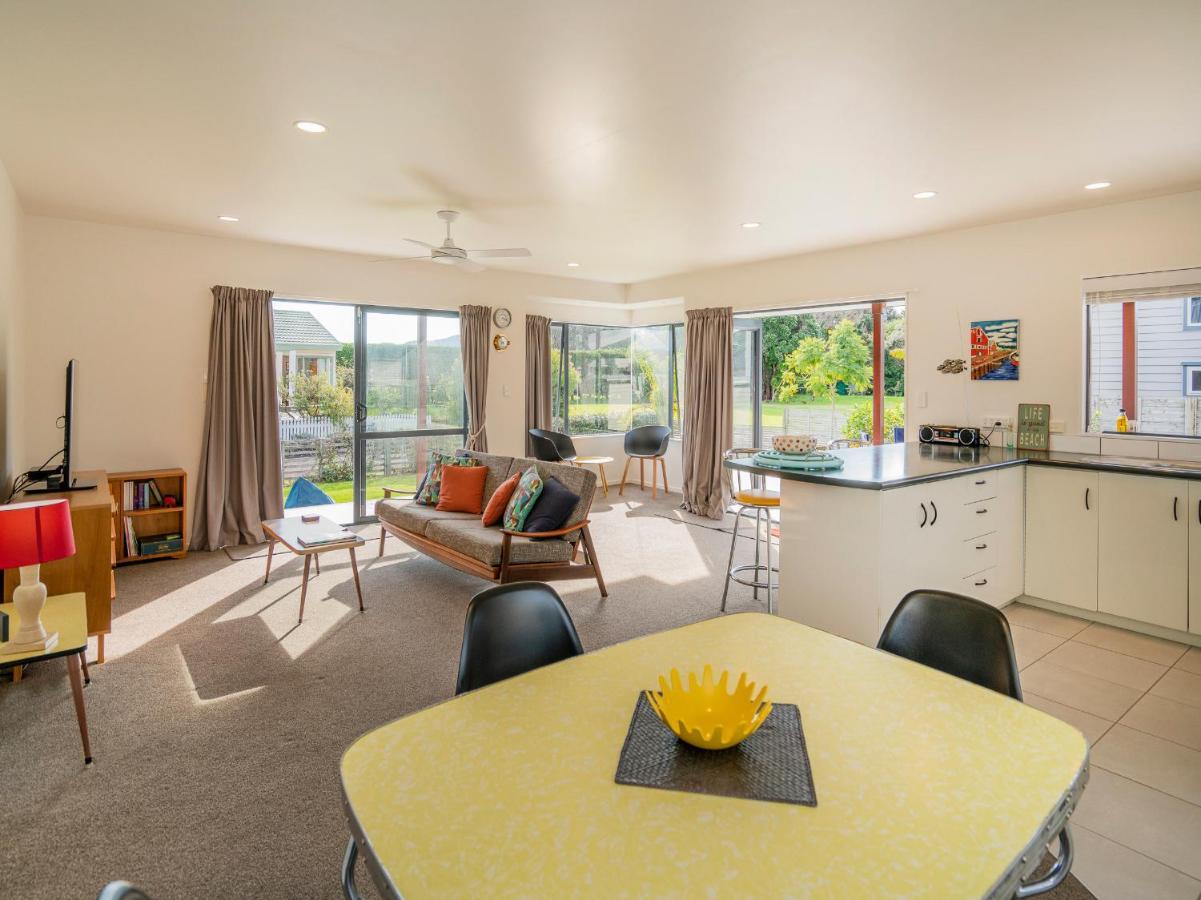 Sunlight Bach - Whitianga Holiday Home Exterior photo