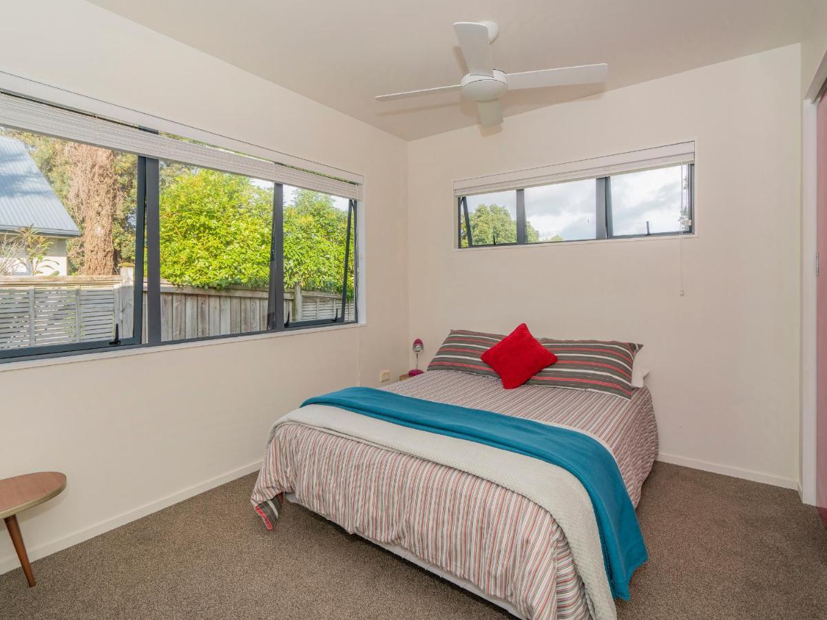 Sunlight Bach - Whitianga Holiday Home Exterior photo